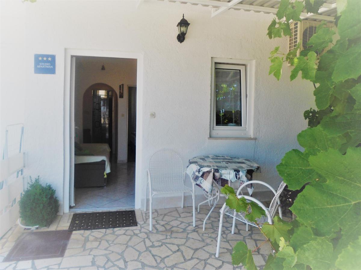 סנג' Guest House Pamela מראה חיצוני תמונה