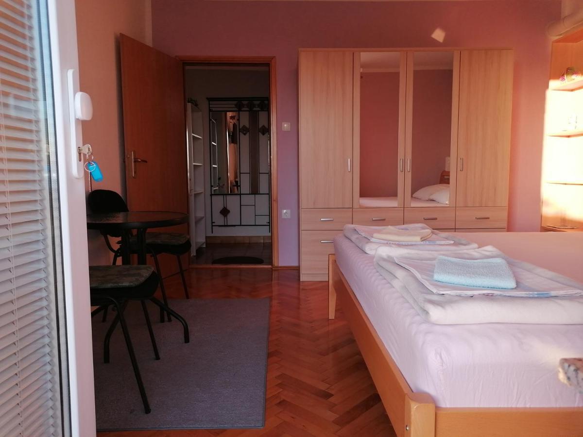 סנג' Guest House Pamela מראה חיצוני תמונה